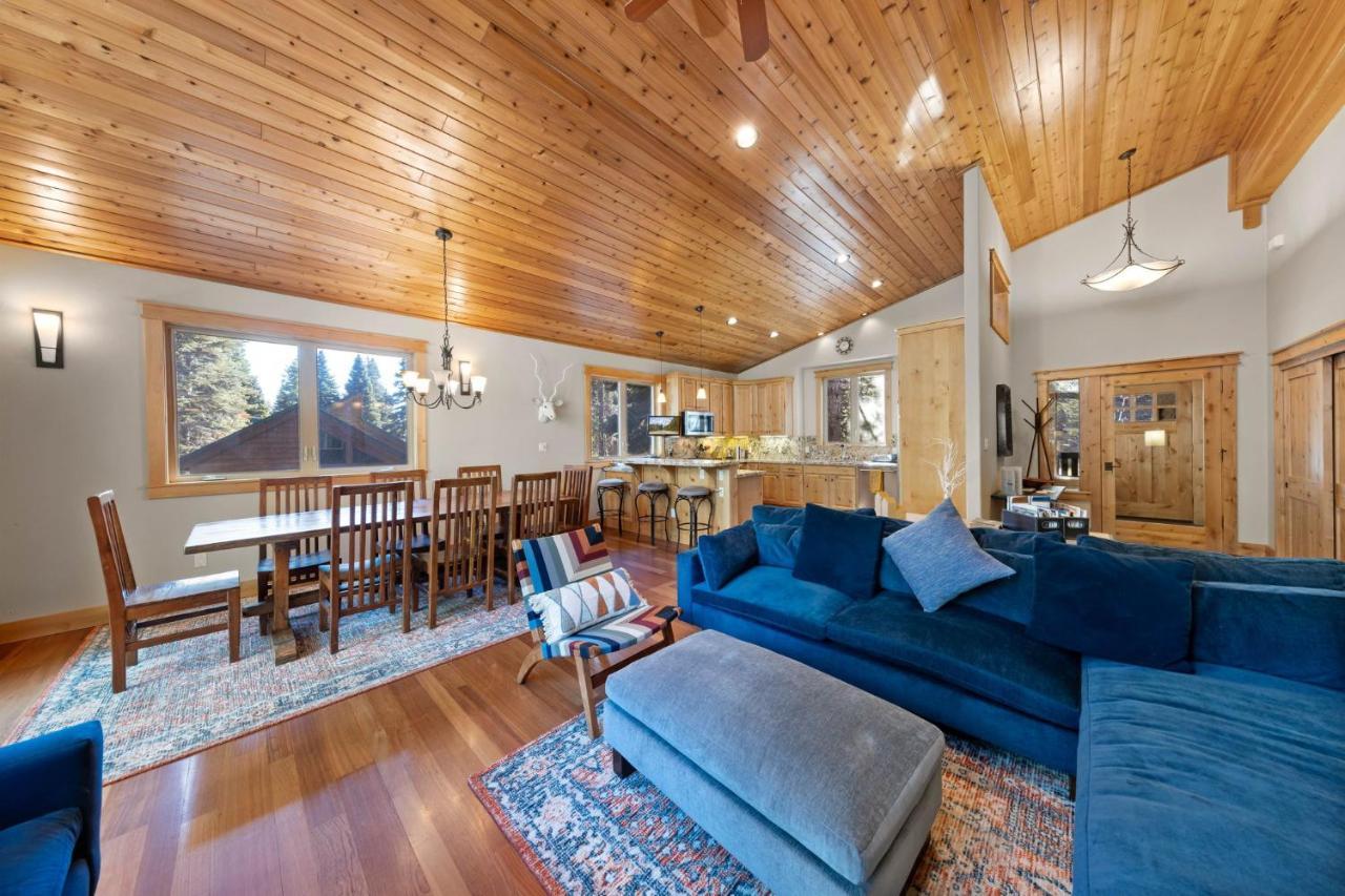 Skislope Manor - Spacious Tahoe Donner 4 Bedroom With Gorgeous Home Theater And Hot Tub Truckee Buitenkant foto