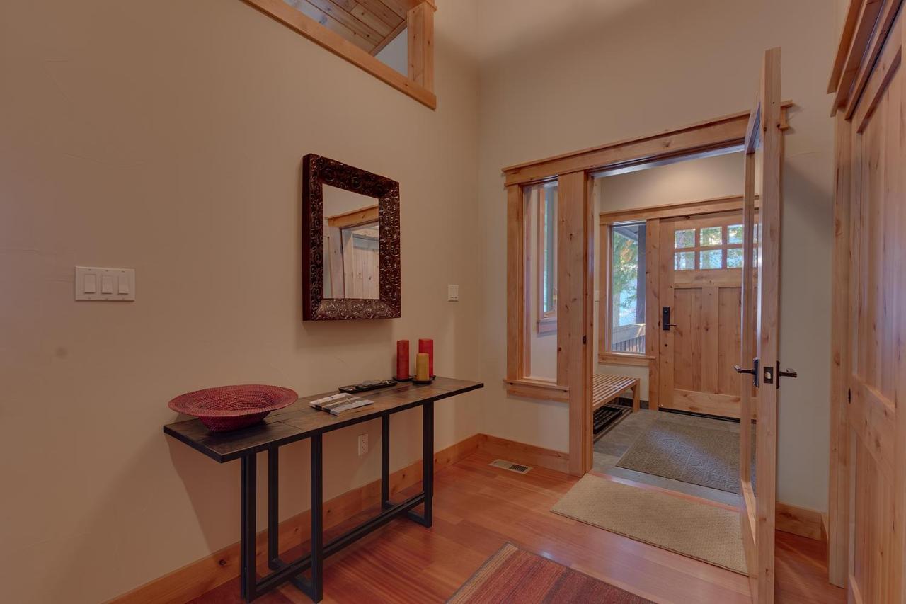 Skislope Manor - Spacious Tahoe Donner 4 Bedroom With Gorgeous Home Theater And Hot Tub Truckee Buitenkant foto